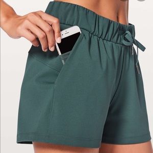 Lululemon On the Fly Short 2.5” 8